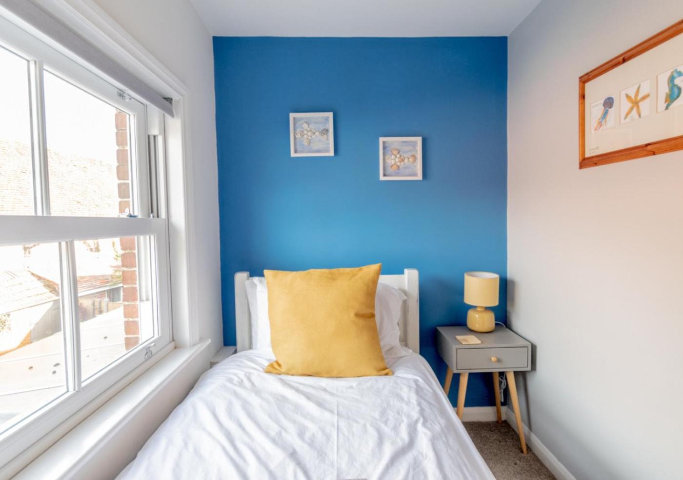 Stylish 2 Bedrooms Cosy & Bright Cottage, Pet Friendly, Sleeps 5, Titchfield Village - Summer Special Offer!! - By Blue Puffin Stays Eksteriør billede
