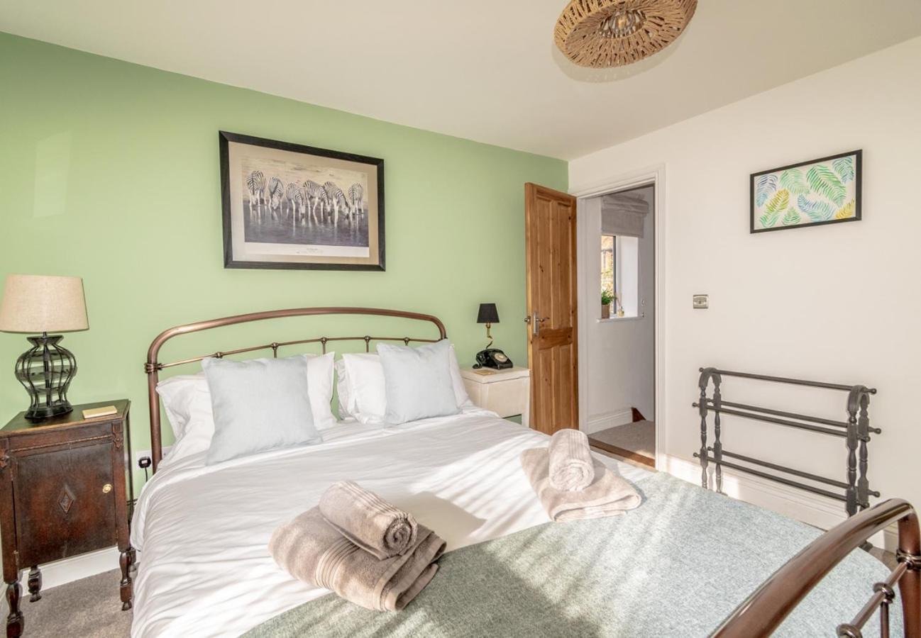 Stylish 2 Bedrooms Cosy & Bright Cottage, Pet Friendly, Sleeps 5, Titchfield Village - Summer Special Offer!! - By Blue Puffin Stays Eksteriør billede