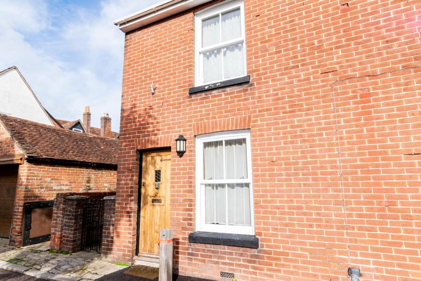 Stylish 2 Bedrooms Cosy & Bright Cottage, Pet Friendly, Sleeps 5, Titchfield Village - Summer Special Offer!! - By Blue Puffin Stays Eksteriør billede