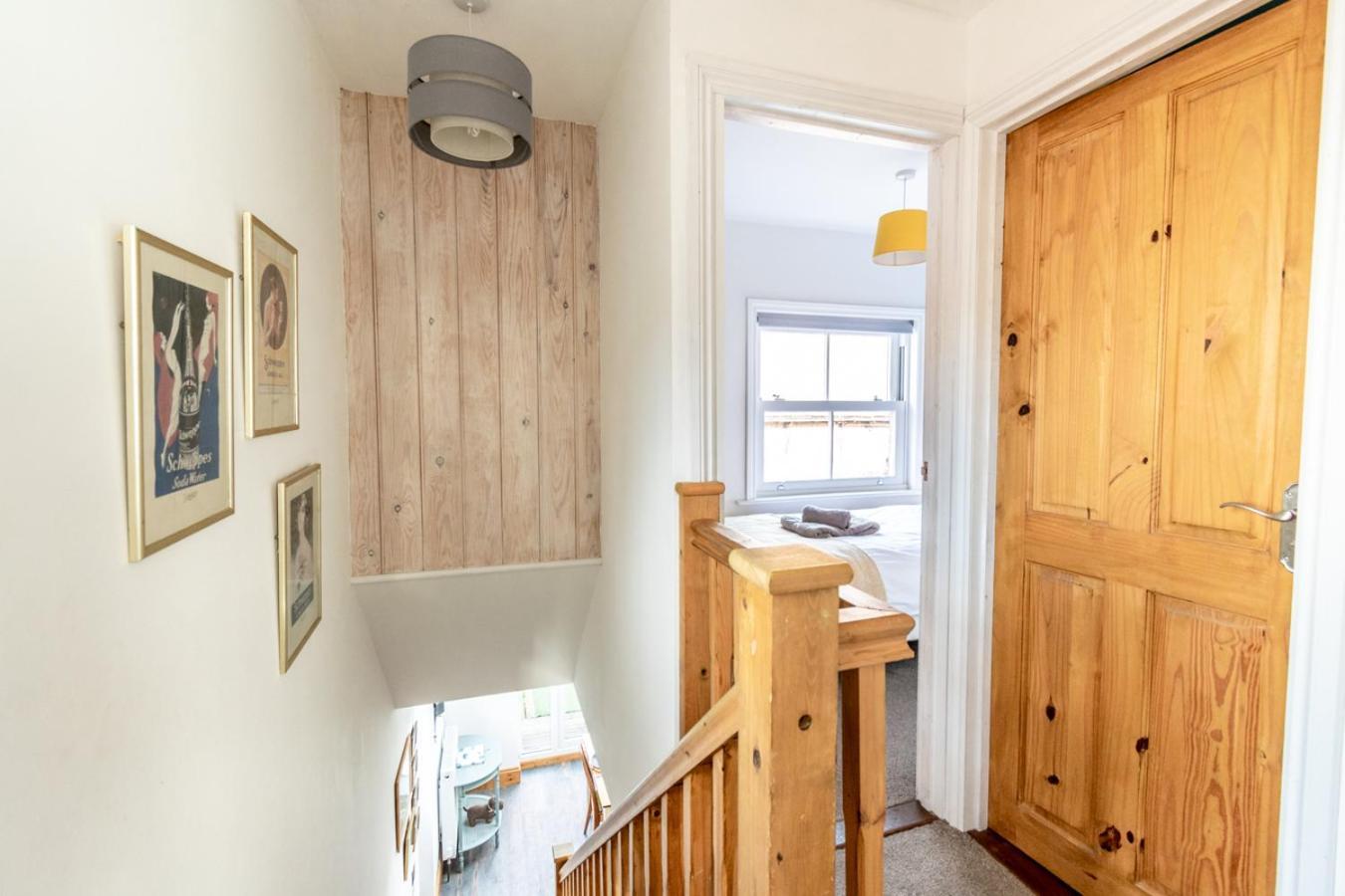 Stylish 2 Bedrooms Cosy & Bright Cottage, Pet Friendly, Sleeps 5, Titchfield Village - Summer Special Offer!! - By Blue Puffin Stays Eksteriør billede