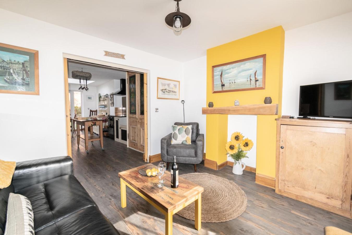 Stylish 2 Bedrooms Cosy & Bright Cottage, Pet Friendly, Sleeps 5, Titchfield Village - Summer Special Offer!! - By Blue Puffin Stays Eksteriør billede